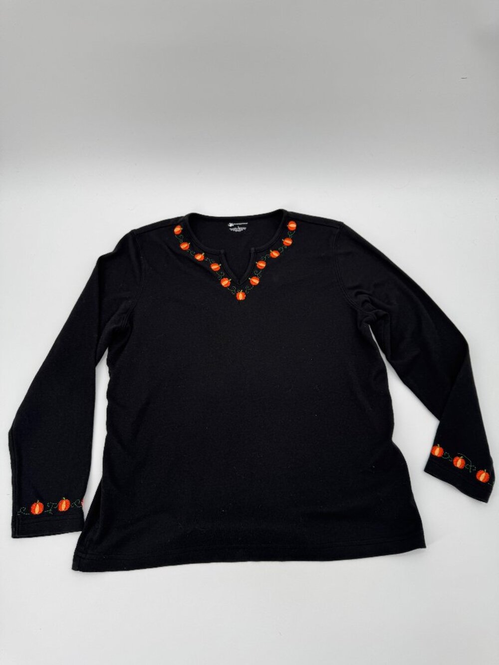 Designers Originals Pumpkin Embroidered Notch Neck Top Womens Large Black